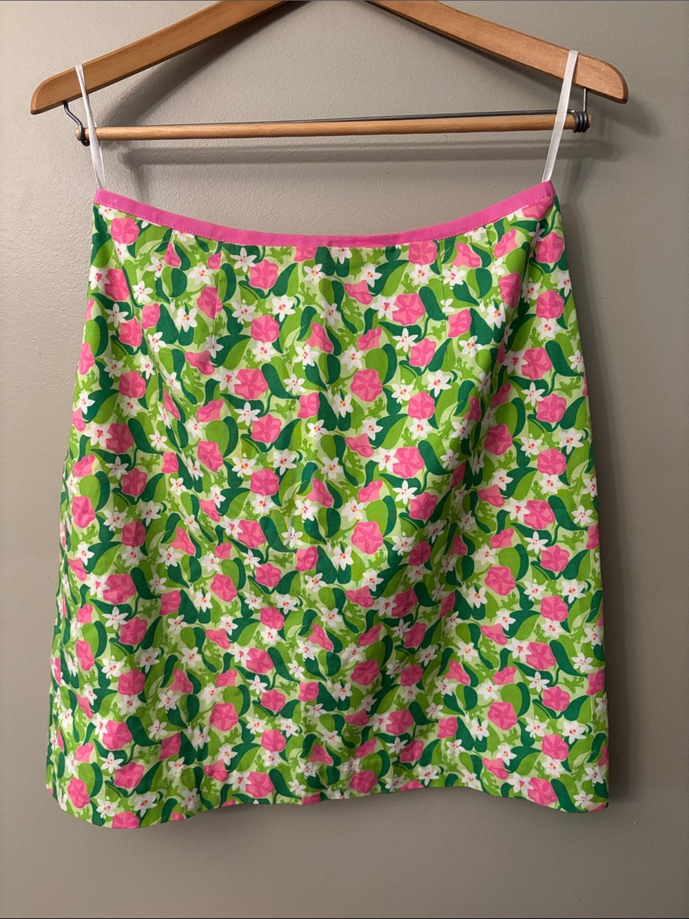 Lilly Pulitzer pink green white floral print pencil skirt womens size 10? EUC